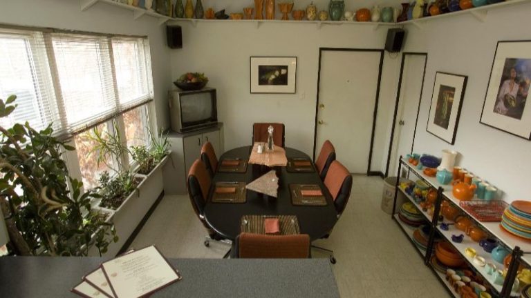 Ray’s Bucktown Bed And Breakfast