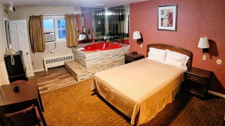 Red Carpet Inn West Springfield