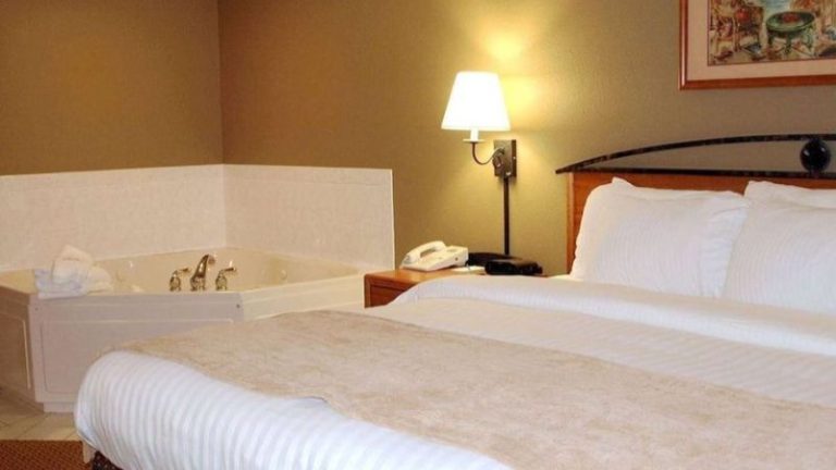 Red Lion Inn & Suites Grimes