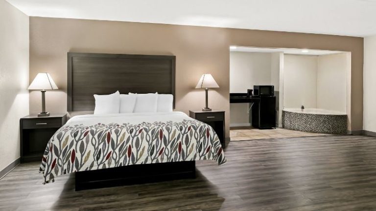 Red Roof Inn & Suites Duncan