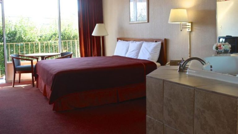 Regency Inn & Suites