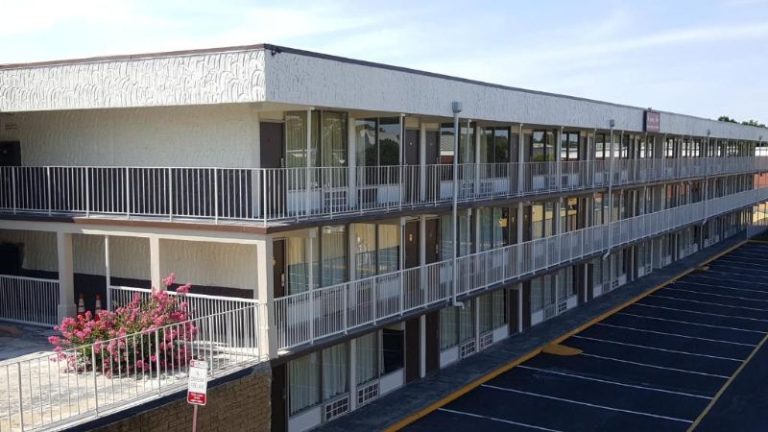 Regency Inn & Suites