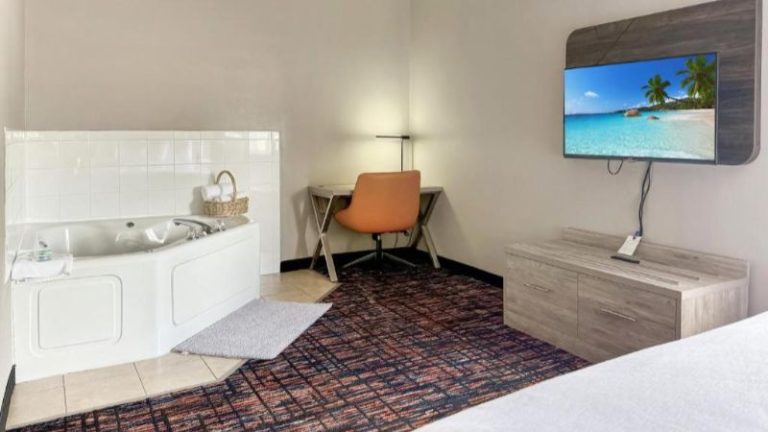 Reston Inn & Suites
