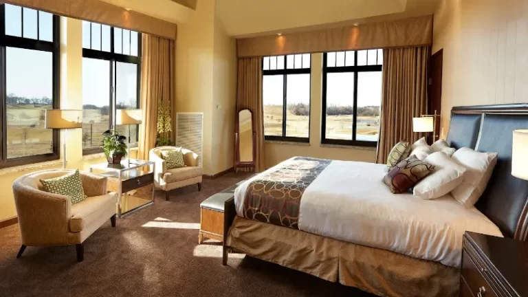 Riverside Casino & Golf Resort