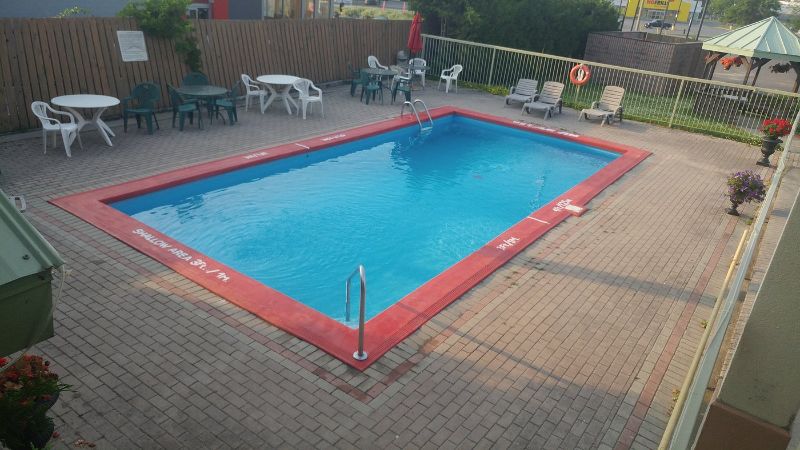 Riviera Inn And Suites 1000 Islands, room with private jacuzzi, photo 6