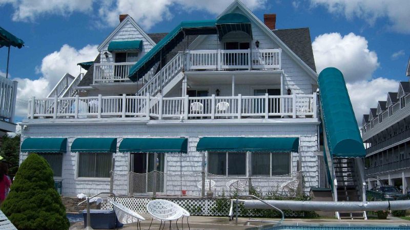 Sea Cliff House Motel, room with private jacuzzi, photo 6