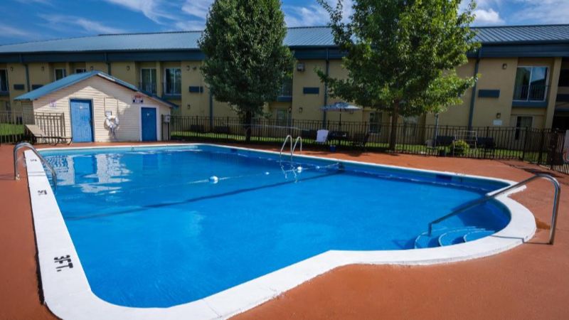 Select Inn Murfreesboro, room with private jacuzzi, photo 6