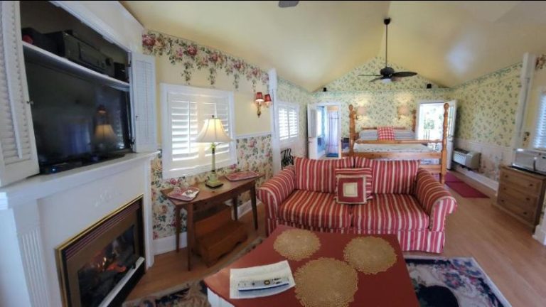 Shamrock Thistle & Crown B&B