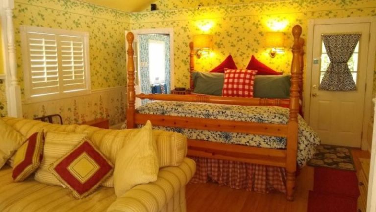 Shamrock Thistle & Crown B&B
