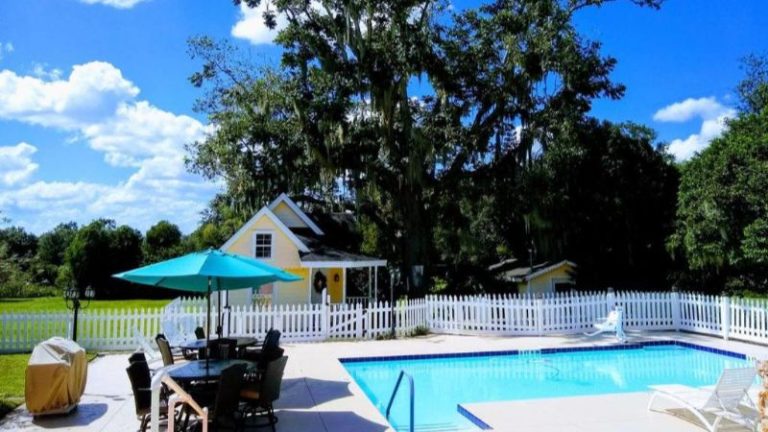 Shamrock Thistle & Crown B&B