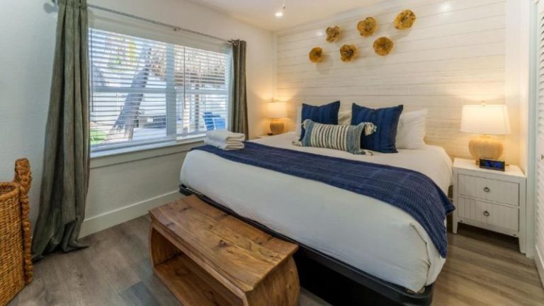 Siesta Key Beach Resort and Suites