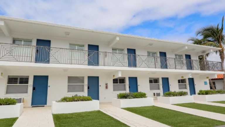 Siesta Key Beach Resort and Suites