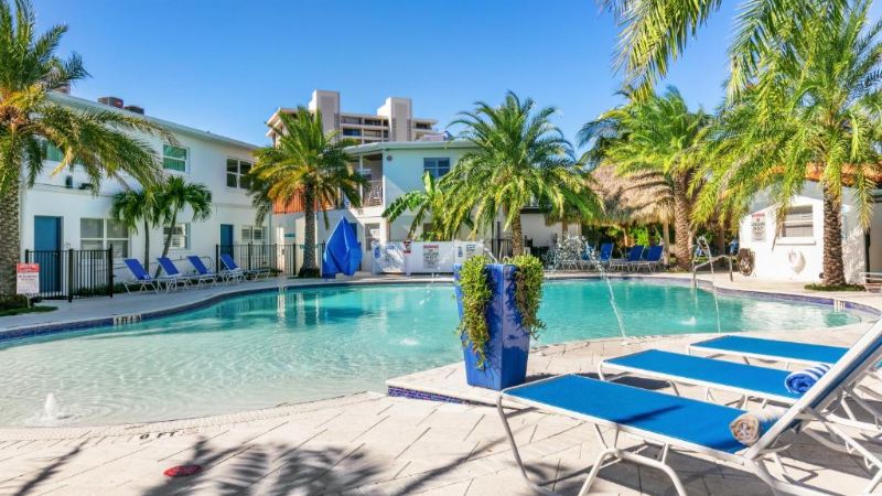 Siesta Key Beach Resort and Suites, room with private jacuzzi, photo 6