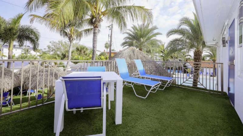 Siesta Key Beach Resort and Suites, room with private jacuzzi, photo 7