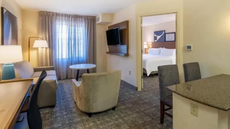 Staybridge Suites Milwaukee Airport South, an IHG Hotel