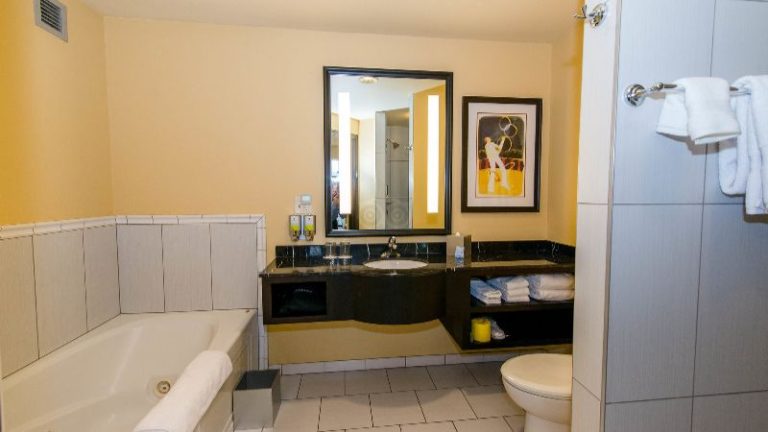 Staypineapple, The Maxwell Hotel, Seattle Center Seattle