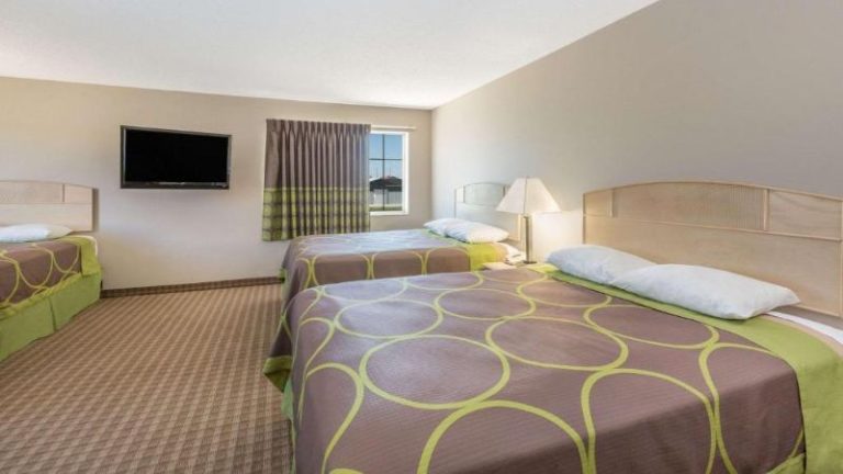 Super 8 by Wyndham Carroll/East