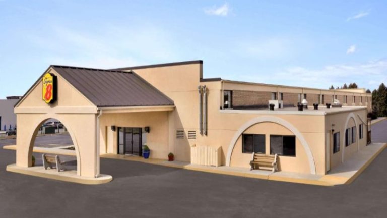 Super 8 by Wyndham Chambersburg I-81