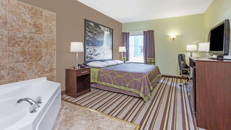 Super 8 by Wyndham Midlothian/Richmond Area