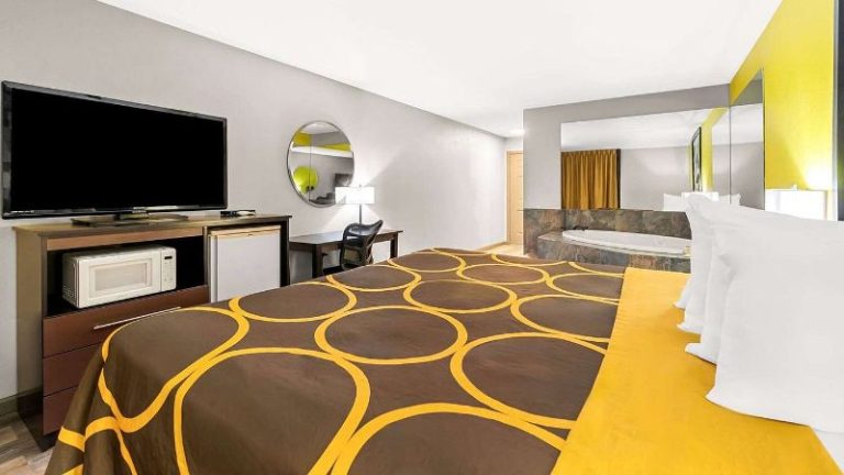 Super 8 by Wyndham Paragould