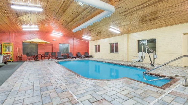 Super 8 by Wyndham Webster City IA