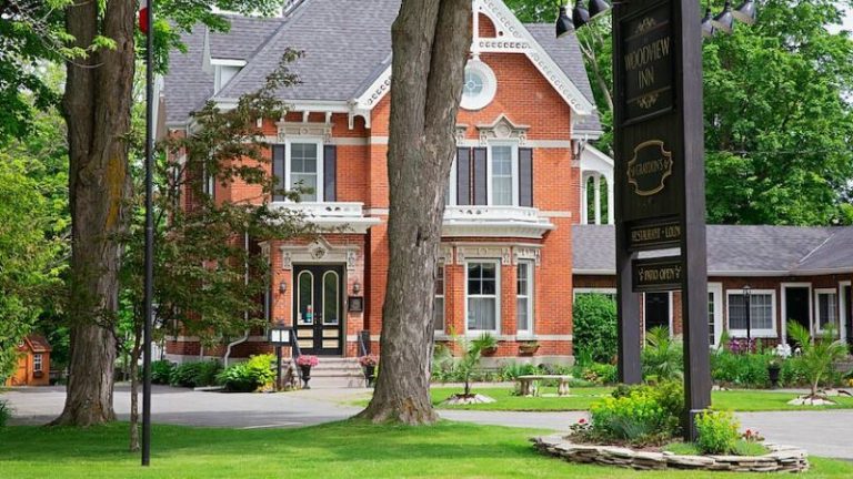 The Woodview Inn