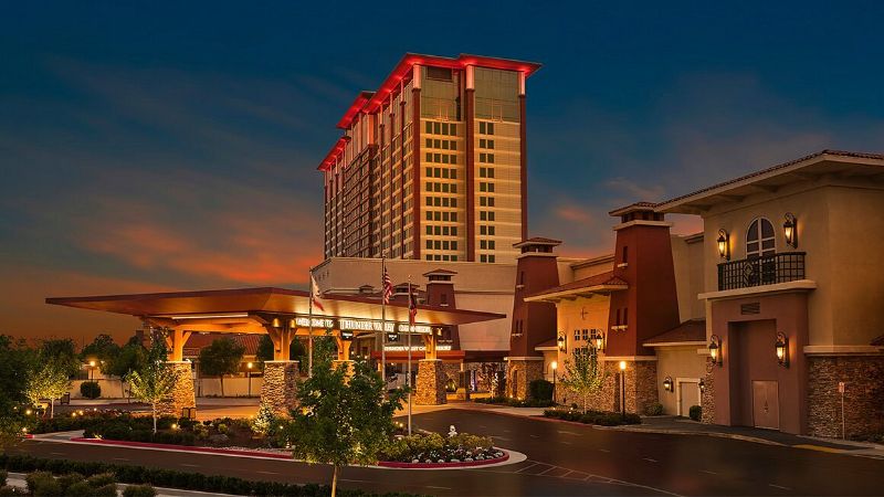 Thunder Valley Casino Resort, room with private jacuzzi, photo 6