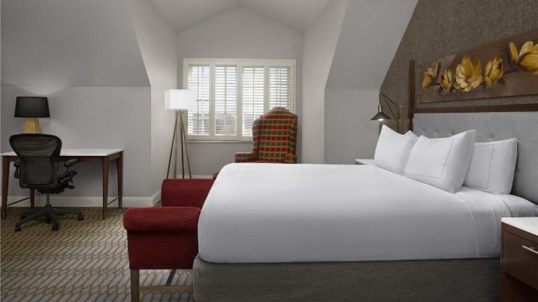 Virginia Crossings Hotel & Conference Center, Tapestry Collection by Hilton