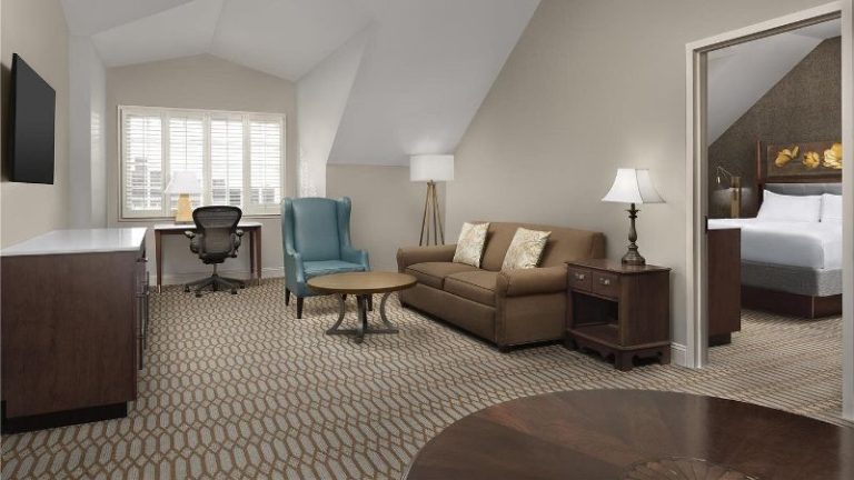 Virginia Crossings Hotel & Conference Center, Tapestry Collection by Hilton