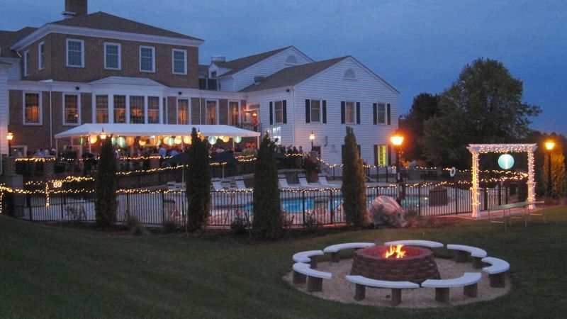 Virginia Crossings Hotel & Conference Center, Tapestry Collection by Hilton, room with private jacuzzi, photo 5