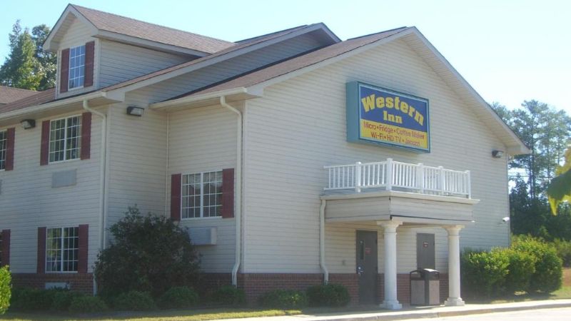 Western Inn & Suite Hampton, room with private jacuzzi, photo 6