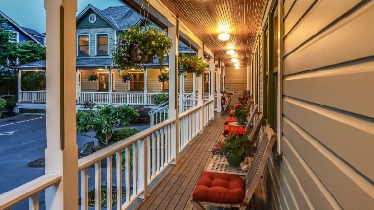 Wild Iris Inn