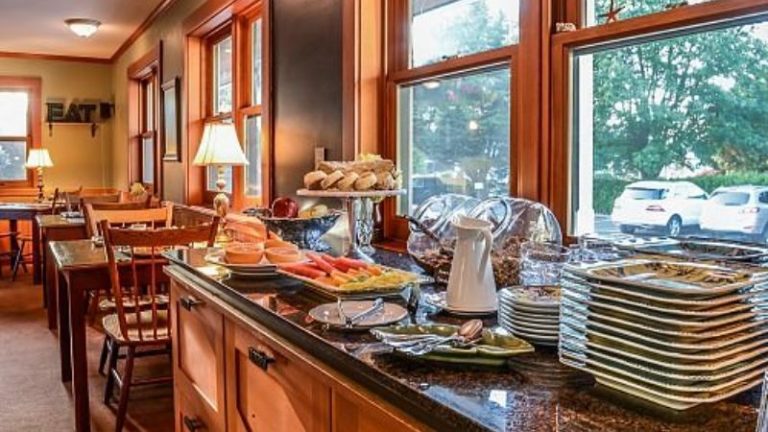Wild Iris Inn