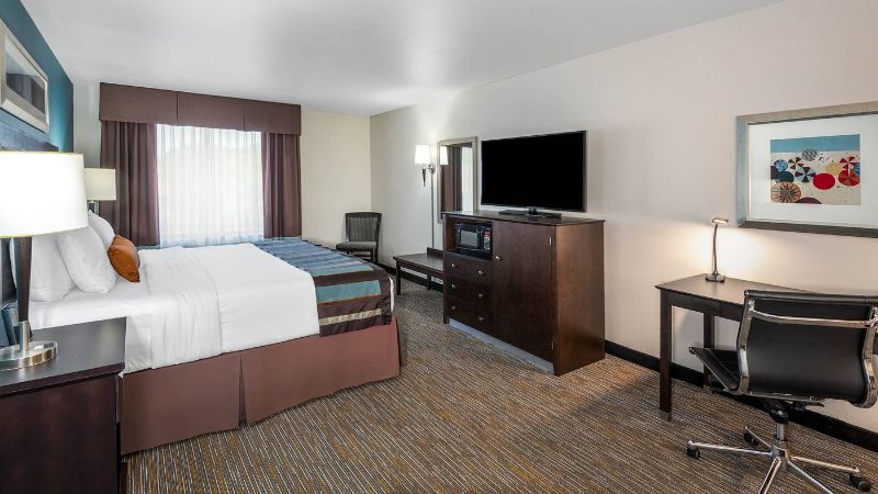 Wingate by Wyndham St. George, room with private jacuzzi, photo 3