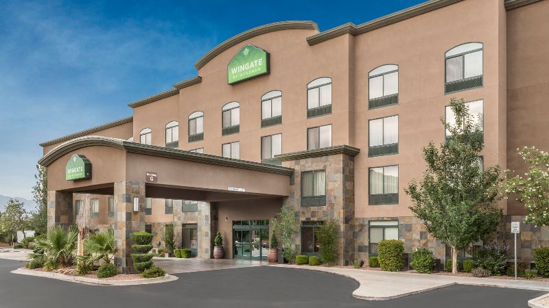 Wingate by Wyndham St. George, room with private jacuzzi, photo 8