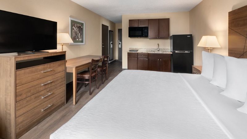 Wingate by Wyndham Troy, room with private jacuzzi, photo 4