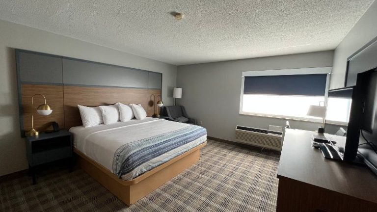 AmericInn by Wyndham Marshfield