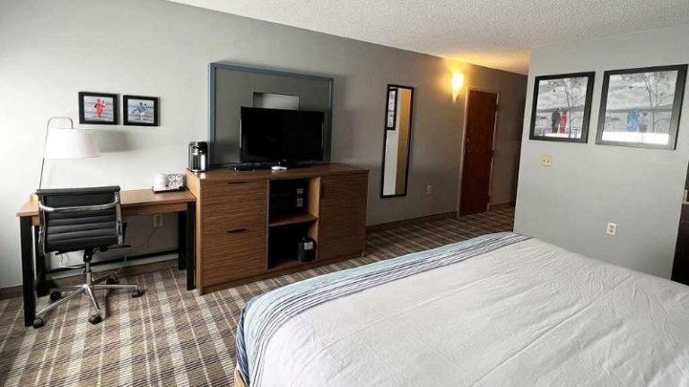 AmericInn by Wyndham Marshfield