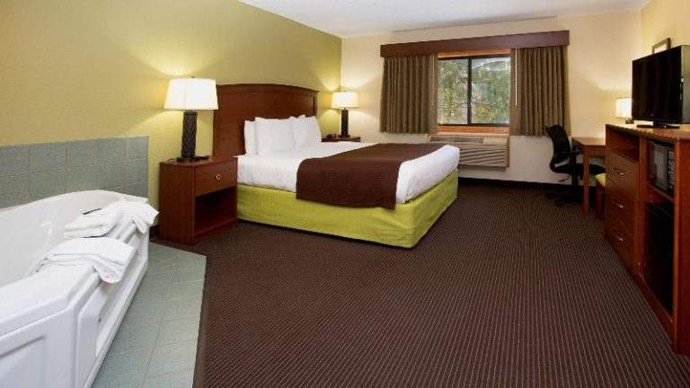 Cobblestone Hotel & Suites – Wisconsin Rapids