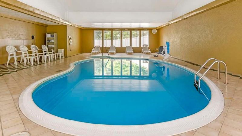 Comfort Inn Wytheville – Fort Chiswell, room with private jacuzzi, photo 6