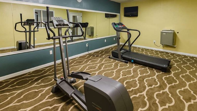 Comfort Inn Wytheville – Fort Chiswell, room with private jacuzzi, photo 8