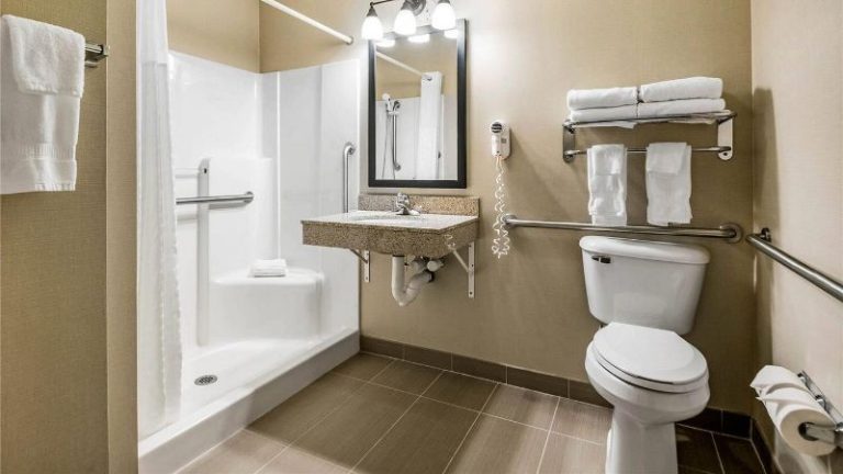 Comfort Suites at Par 4 Resort