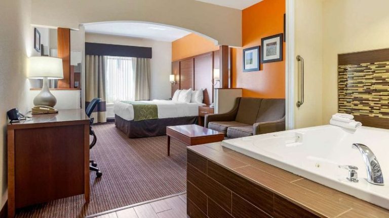Comfort Suites Stevensville – St. Joseph