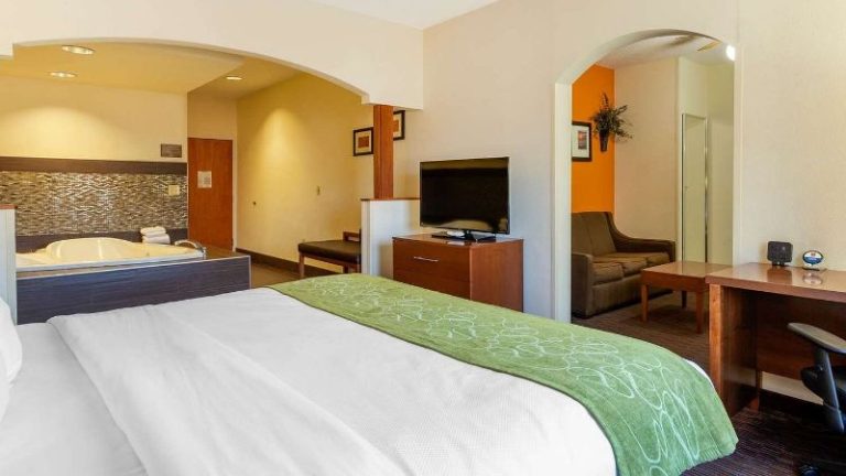 Comfort Suites Stevensville – St. Joseph