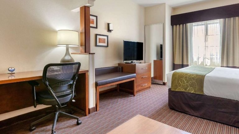 Comfort Suites Stevensville – St. Joseph