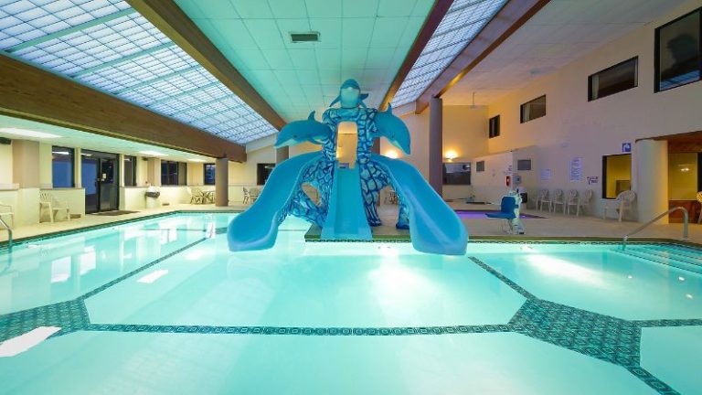 Grand Marquis Waterpark Hotel & Suites