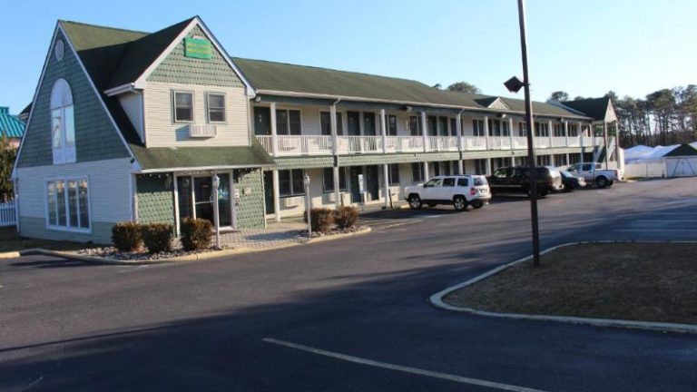 Highlander Motor Inn
