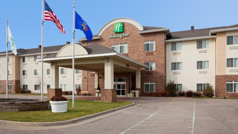 Holiday Inn Conference Ctr Marshfield, an IHG Hotel