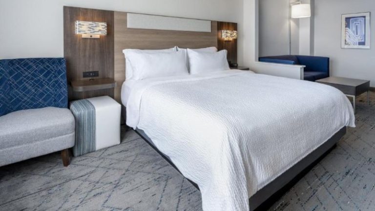Holiday Inn Express & Suites Vineland Millville, an IHG Hotel