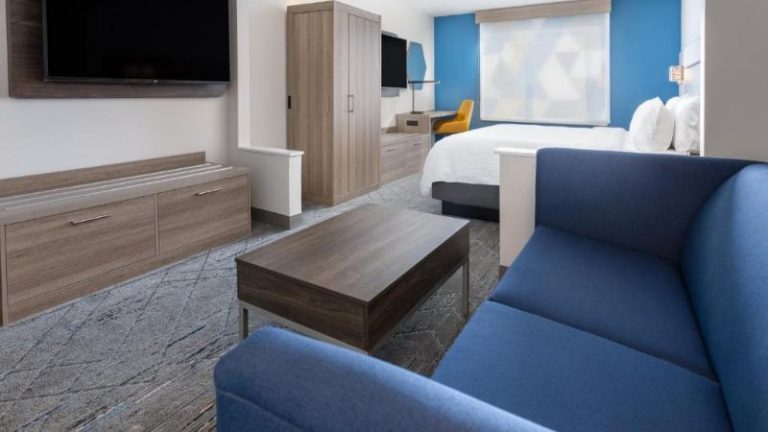 Holiday Inn Express & Suites Vineland Millville, an IHG Hotel